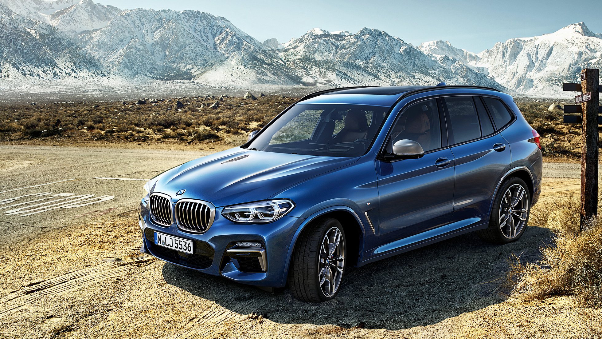 BMW X3 M40i, tročetvrtinski prikaz prednjeg kraja u planinama BMW X3 M40i, tročetvrtinski prikaz prednjeg kraja u planinama