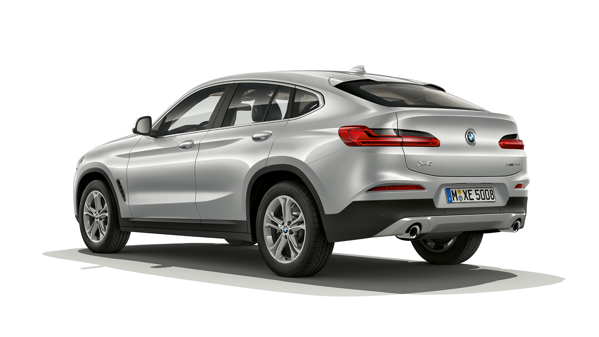 Tročetvrtinski stražnji pogled BMW X4 Model Advantage BMW X4 xDrive20d Model Advantage G02 2018 Glacier srebrna tročetvrtinski stražnji pogled