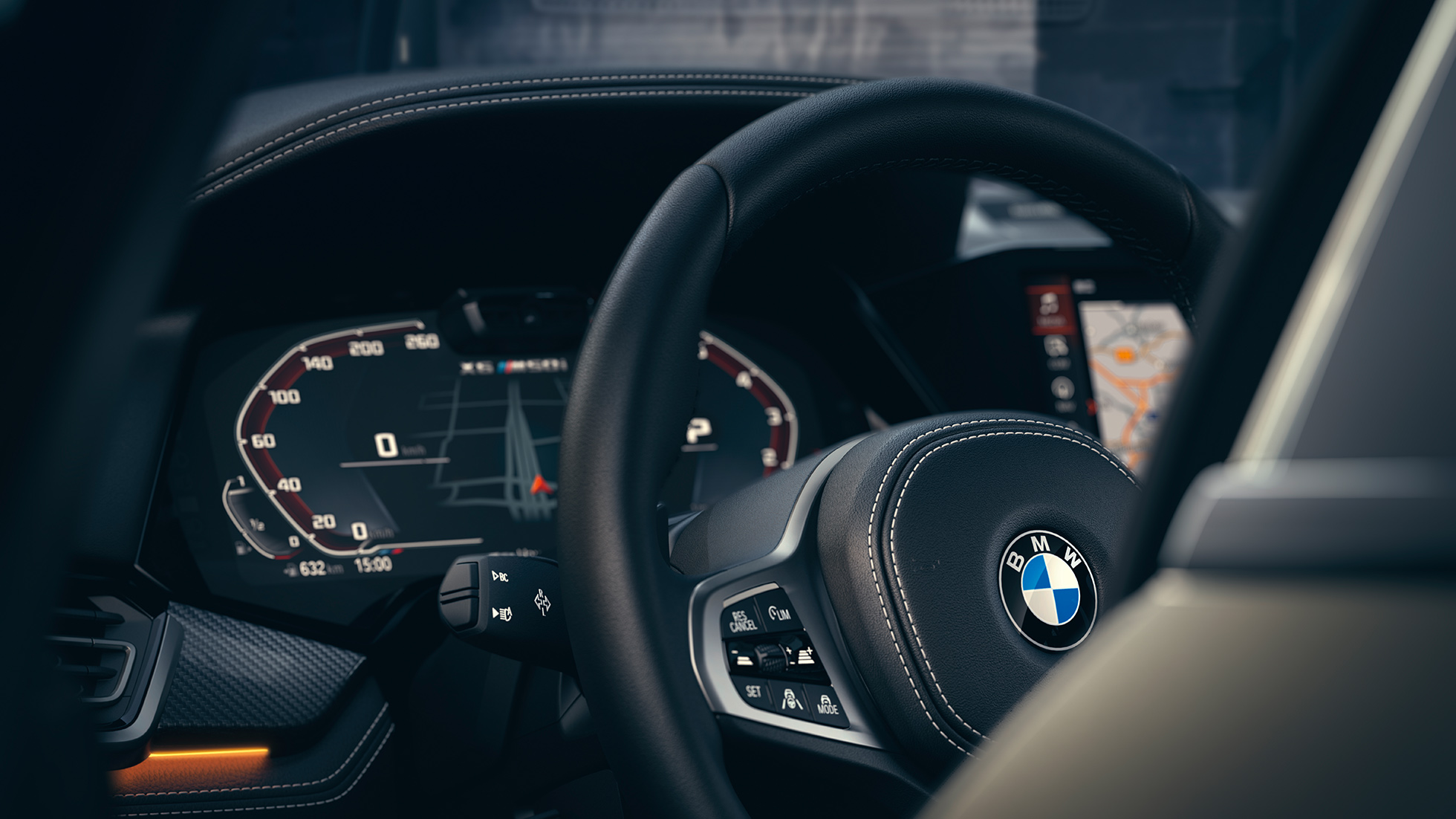 BMW sustavi pomoći. Detaljan prikaz unutrašnjosti BMW-a s fokusom na digitalnu instrument ploču.