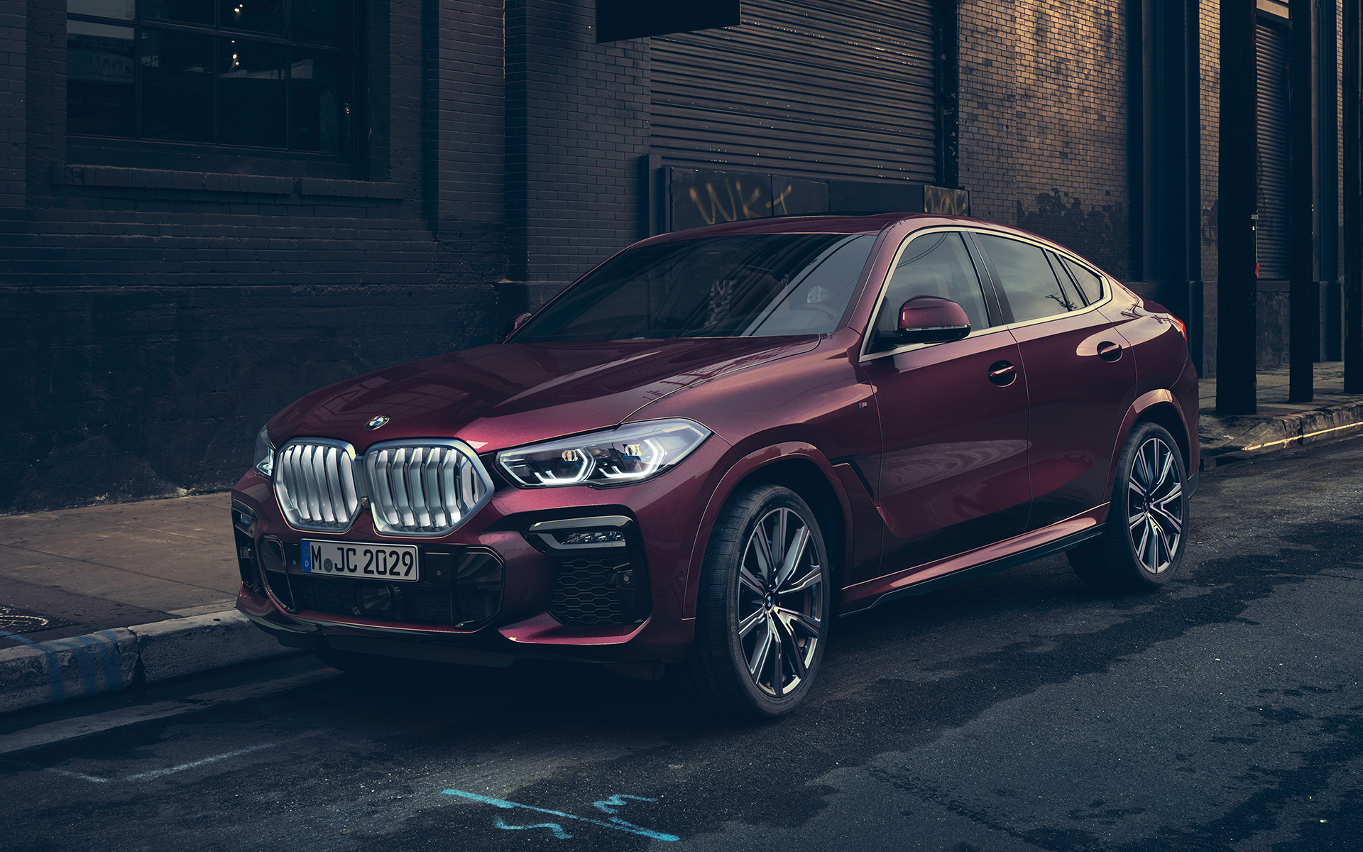 Tročetvrtinski pogled sprijeda BMW X6 Individual G06 2019 BMW X6 Individual G06 2019 Ametrine metalik tročetvrtinski pogled sprijeda
