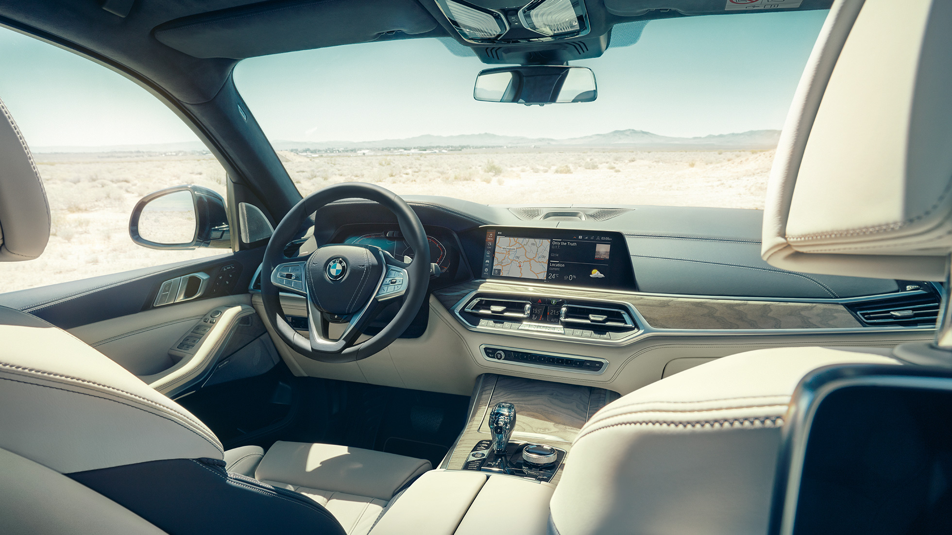 BMW Live Cockpit Professional BMW Live Cockpit Professional: Prikaz sa stražnje strane