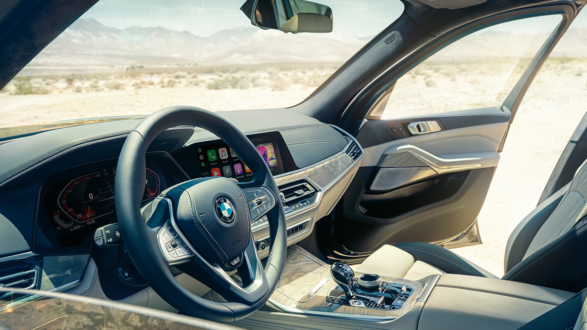 Unutrašnjost BMW-a X7 Unutrašnjost BMW-a X7: pogleda na unutrašnjost izvana