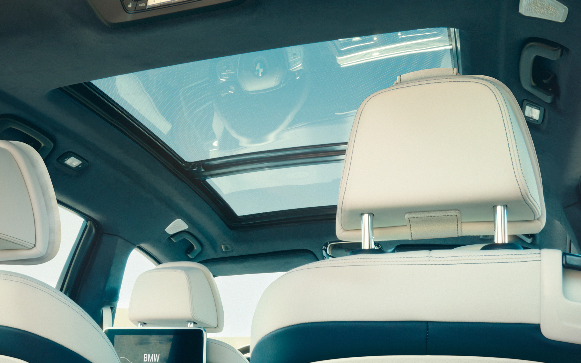Panoramski stakleni krov BMW X7 G07 2019 Panoramski stakleni krov BMW X7 G07 2019