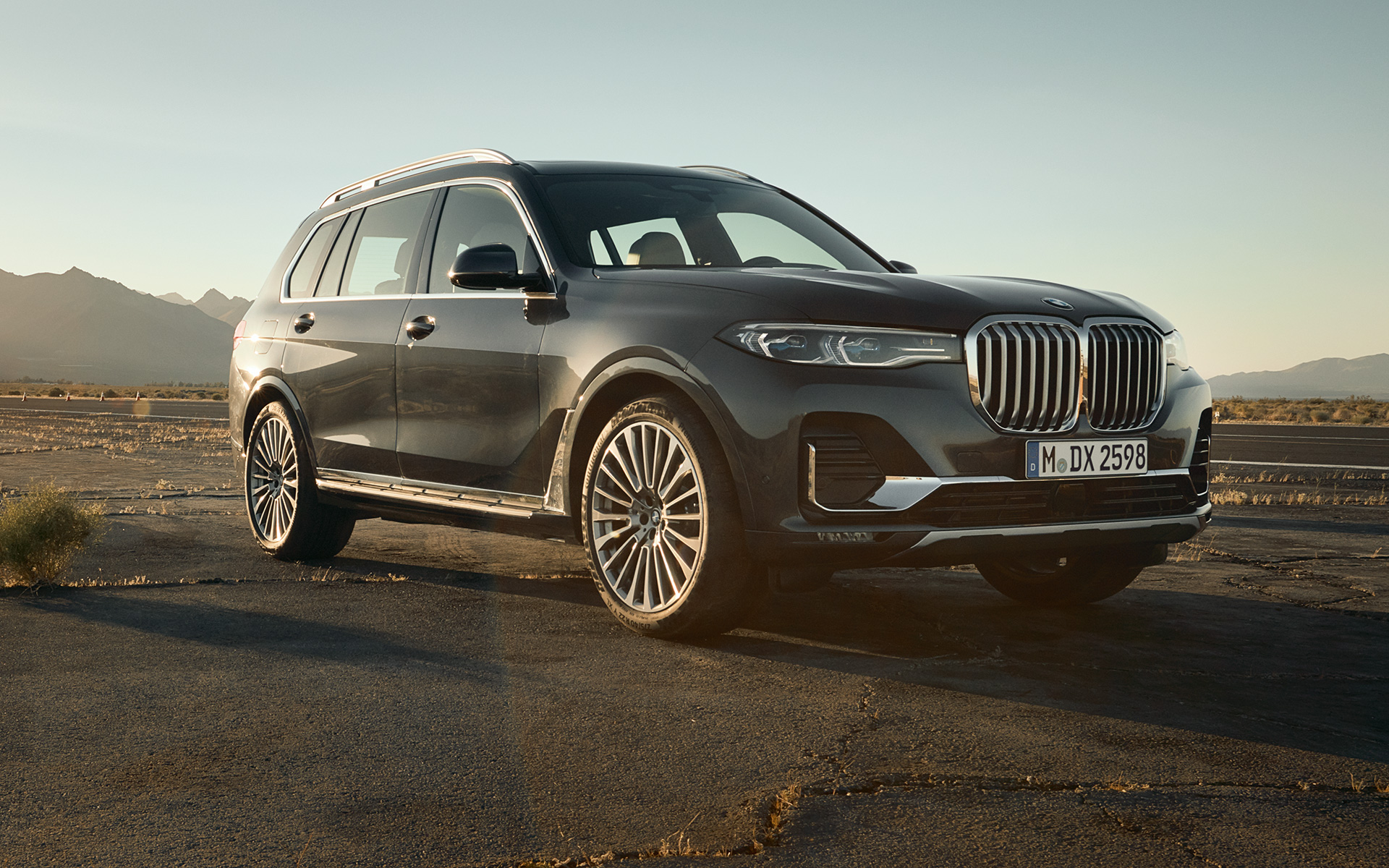 BMW X7 sa Executive Drive Pro G07 2019 tročetvrtinski pogled straga BMW X7 sa Executive Drive Pro G07 2019 tročetvrtinski pogled straga