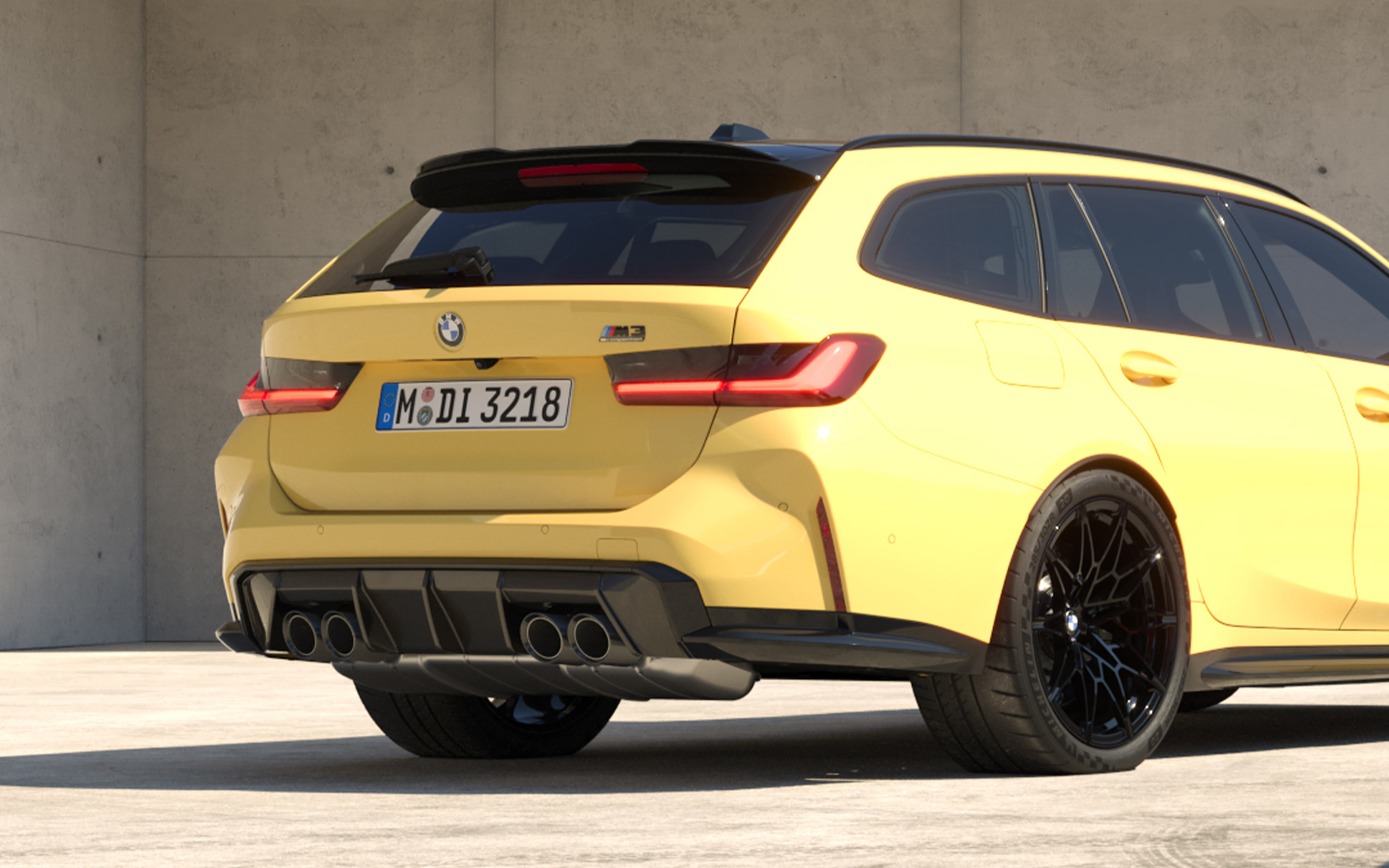 BMW M8 Competition Coupé F92 2019 BMW Individual Speed žuta tri četvrtine bočni pogled BMW M8 Competition Coupé F92 2019 BMW Individual Speed Yellow tri četvrtine bočni pogled stoji u odjeljku