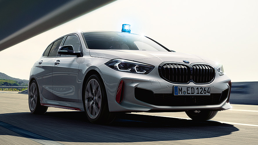 BMW serije 1 F40 plavo svjetlo vozilo za javne službe BMW serije 1 F40 plavo svjetlo vozilo za javne službe 1/3 sprijeda cesta u vožnji
