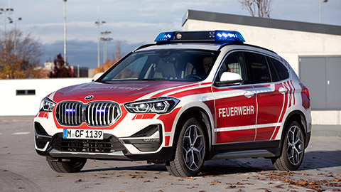 BMW X1 F48LCI vatrogasno vozilo 1/3 pogled sprijeda