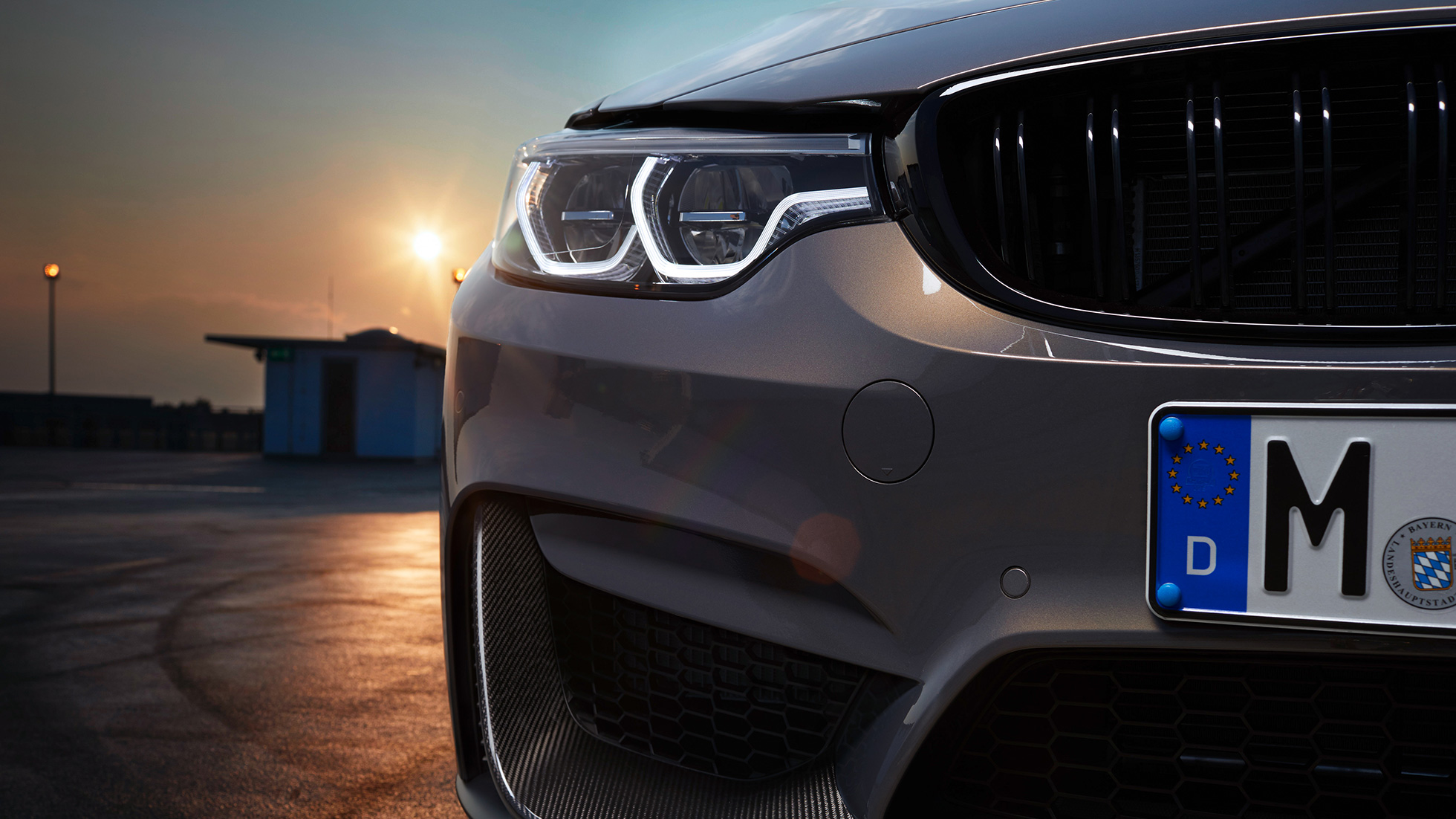 BMW M Performance rešetka bubrega u crnoj visoko sjajnoj boji BMW M Performance dizajn rešetke bubrega u crnoj visoko sjajnoj boji
