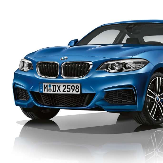 BMW serije 2 Coupé, tročetvrtinski prednji prikaz Modela M Sport BMW serije 2 Coupé, tročetvrtinski prednji prikaz Modela M Sport